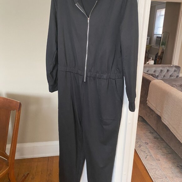 Black Long-Sleeve Hooded Zip-Up Jumpsuit with Cinched Ankles | Size XL - Picture 5 of 7